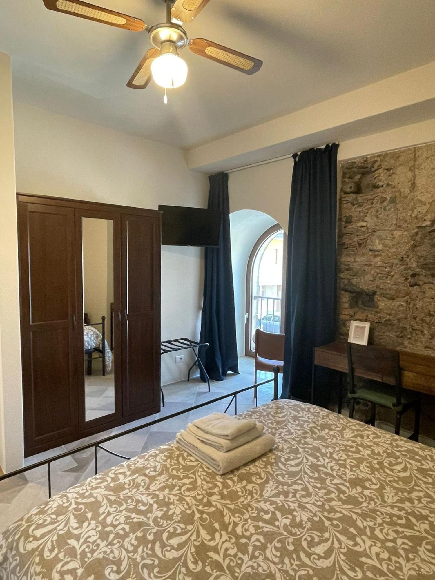 Castello D'Alcontres Guest House 3 Stelle Nizza di Sicilia Extérieur photo