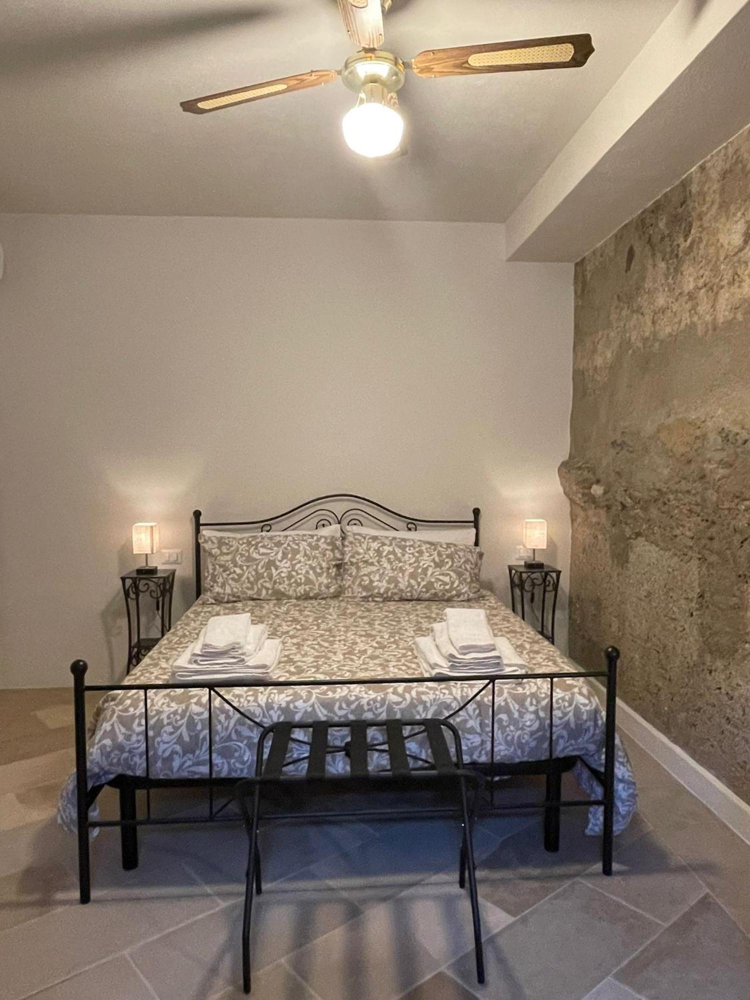Castello D'Alcontres Guest House 3 Stelle Nizza di Sicilia Extérieur photo
